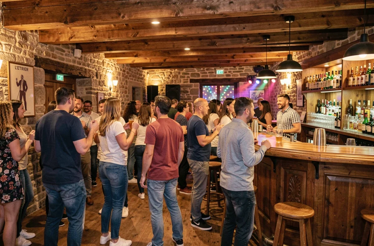 Intérieur de L'Etrier, discothèque des Côtes-d'Armor, avec murs en pierre et ambiance chaleureuse et rustique